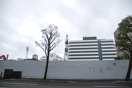 大店立地法の届出書が提出されてないと土地造成工事や建築工事等に着工できない。